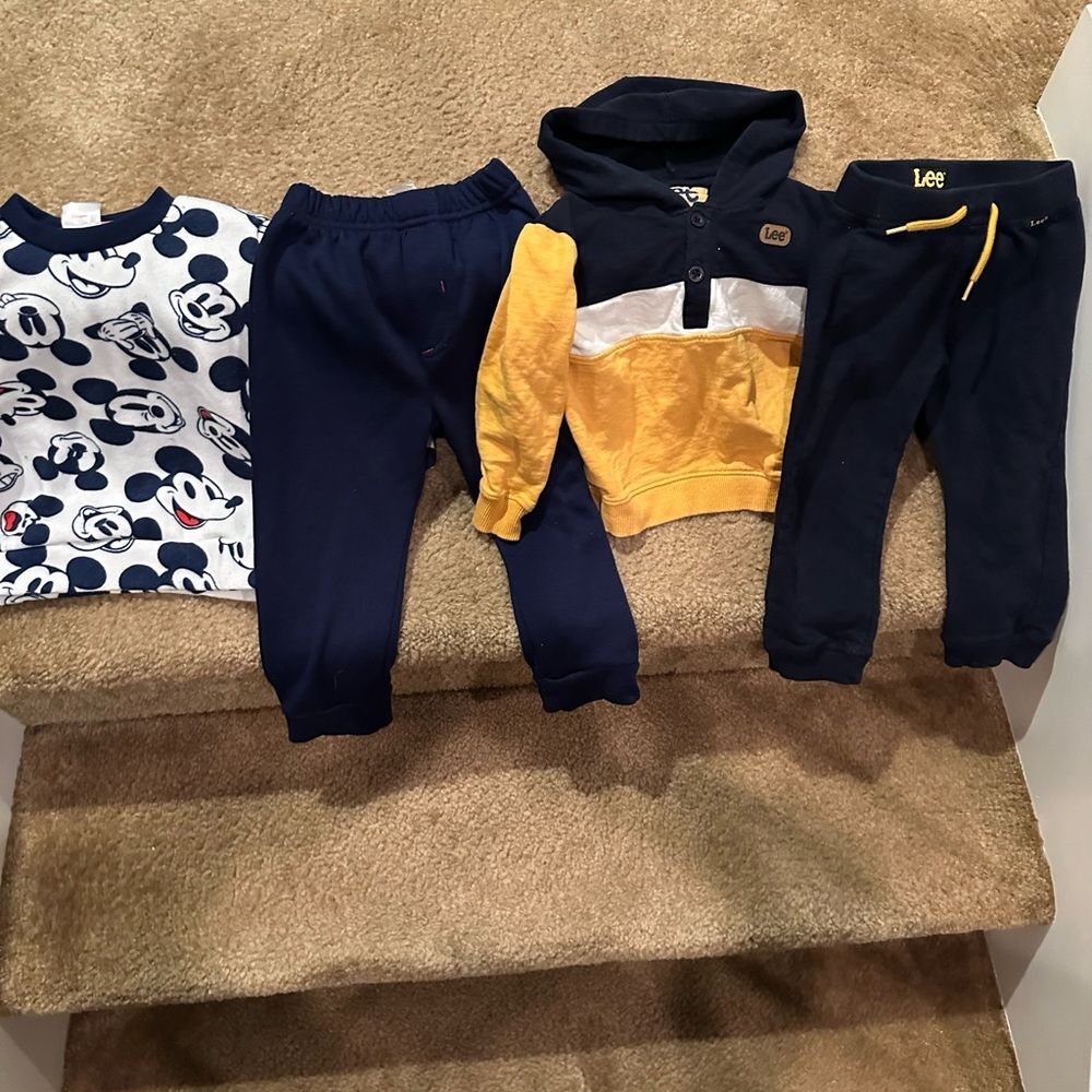 Bundle of Toddler Boy Disney/Lee Two Piece Outfits Size 2